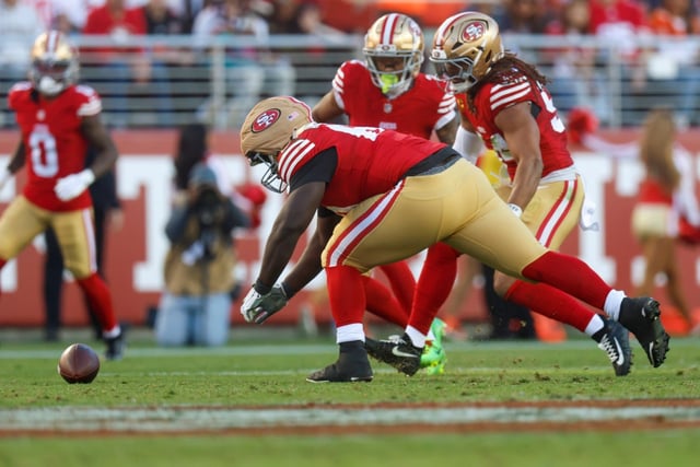 San Francisco 49ers’ Evan Anderson (69) recovers a fumble against Chicago Bears in the third quarter at Levi’s Stadium in Santa Clara, Calif., on Sunday, Dec. 8, 2024. (Nhat V. Meyer/Bay Area News Group)