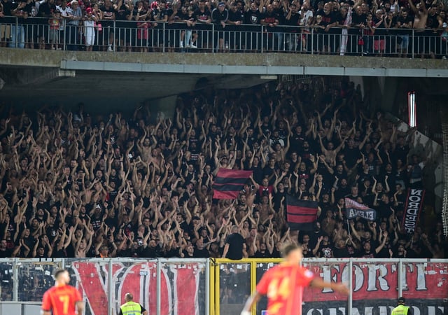 Soccer Football - Serie A - Lecce v AC Milan - Stadio Via del mare, Lecce, Italy - August 29, 2025 AC Milan fans react REUTERS/Daniele Mascolo