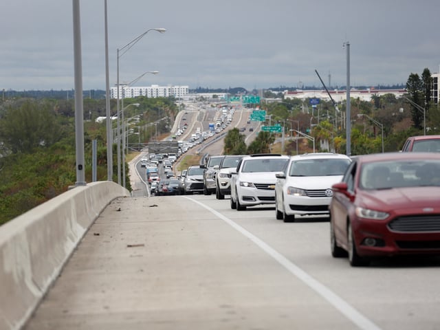 Heavy traffic begins to back up on Interstate 275 South as residents evacuate St. Petersburg, Florida, ahead of Hurricane Milton, U.S., October 7, 2024. REUTERS/Octavio Jones