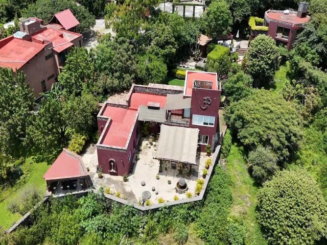 La casa está ubicada en una zona no habitable de Tepoztlán. Foto: Cuartoscuro