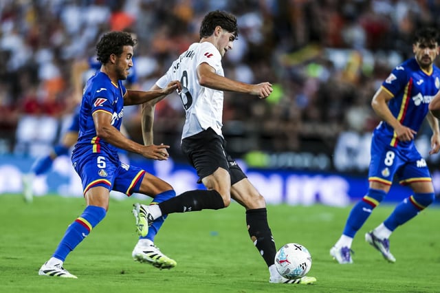 Javi Guerra del Valencia CF durante el partido contra el Getafe.