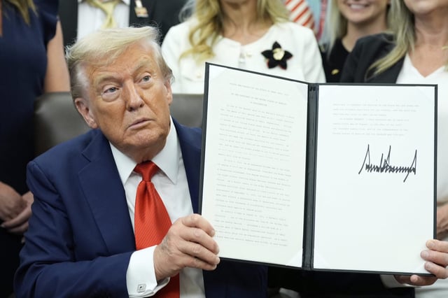 El presidente Donald Trump, tras firmar un decreto en la Casa Blanca.