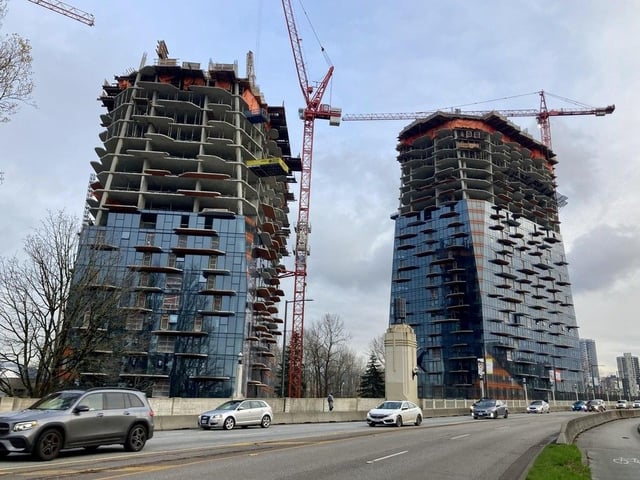 Sen̓áḵw rental towers being built by the Squamish Nation in Kitsilano near the Burrard Street Bridge.