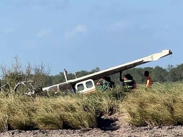 Avioneta se desploma en Tamaulipas y deja al piloto muerto y a un empresario herido