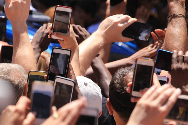 Los celulares son una fuente que proveen datos a las empresas