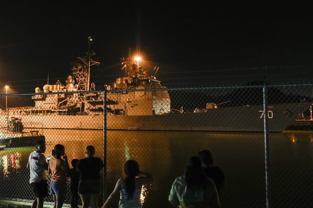Un buque lanzamisiles de Estados Unidos ingresó al canal de Panamá rumbo al Caribe