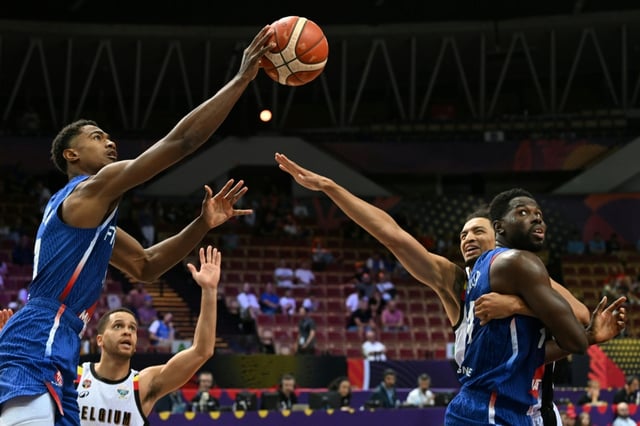 Les Bleus avec Théo Maledon, à la mène et au scoring, ont dominé les voisins belges dans le groupe D de l'EuroBasket à Katowice, le 28 août 2025