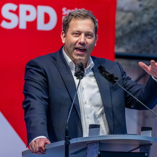 Bundesfinanzminister Lars Klingbeil will, dass der deutsche Staat seine Steuereinnahmen erhöht.
