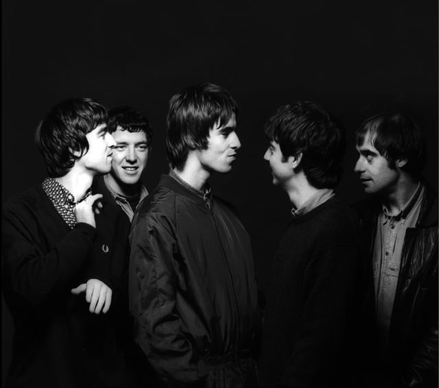 Group portrait of British rock band Oasis in Manchester in 1993. (Photo by James Fry/Getty Images)
