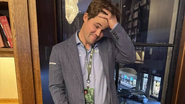 Magnus Carlsen Was Banned For Wearing Jeans By FIDE