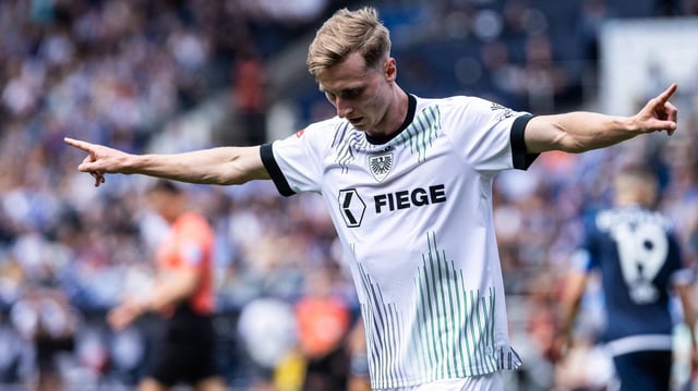 Joshua Mees vom SC Preußen Münster bejubelt sein Tor gegen den VfL Bochum