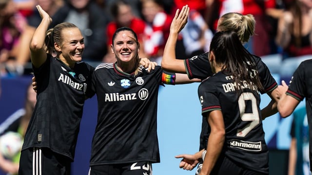 Bayern gewinnt Supercup gegen Wolfsburg. Magdalena Eriksson und Jovana Damnjanovic glänzen.