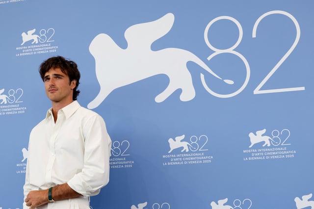 Cast member Jacob Elordi poses during a photocall for the movie "Frankenstein" in competition, at the 82nd Venice International Film Festival, in Venice, Italy, August 30, 2025. REUTERS/Remo Casilli