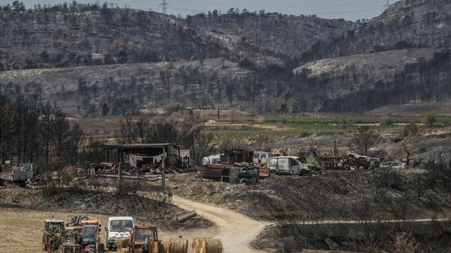 Incendie dans l’Aude: l'État major des armées diffuse des vidéos de la végétation brûlée