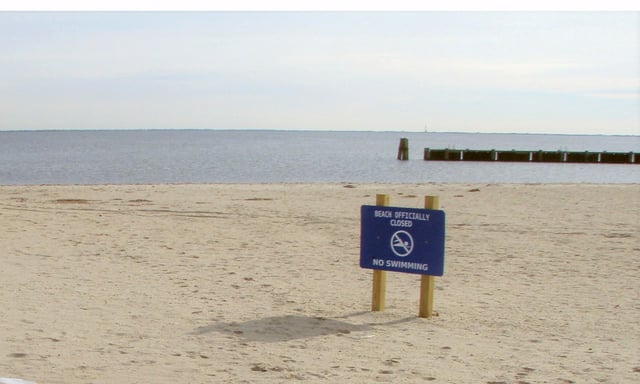 Benjamin’s Beach in Bay Shore is closed to swimmers due to excess bacteria in the water. (Suffolk County Health Department)