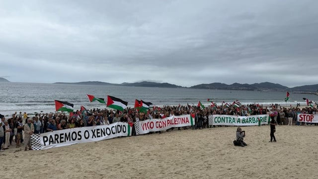 Los manifestantes marcharon en apoyo a la Flotilla Sumud Global, que llevará ayuda humanitaria a la Franja