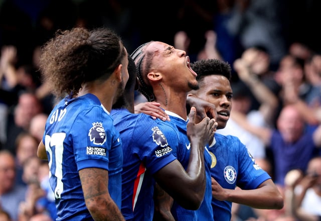 Soccer Football - Premier League - Chelsea v Fulham - Stamford Bridge, London, Britain - August 30, 2025 Chelsea's Joao Pedro celebrates scoring their first goal with teammates Action Images via Reuters/John Sibley