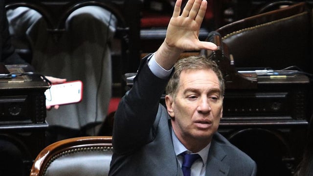 Diego Santilli, candidato a diputado nacional por la Alianza La Libertad Avanza, no dudó en calificar el hecho como de una “gravedad monumental” y reclamó que la Justicia investigue a fondo lo sucedido.