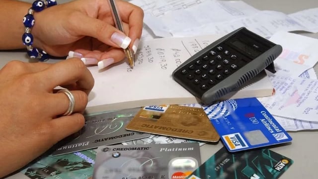 La morosidad en tarjetas y préstamos personales ya supera el 5% por la suba de tasas.