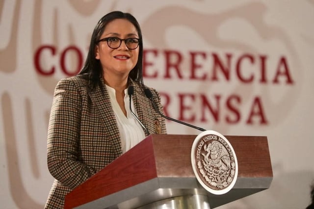 Pobreza baja a 29.6% en México, pero carencia en salud se mantiene al alza, según Adriana Montiel