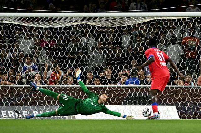 Le gardien du PSG Lucas Chevalier au moment d'encaisser le troisième but toulousain lors du match de Ligue 1 entre Paris et Toulouse le 30 août 2025