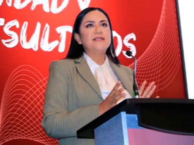 Ariadna Montiel participó en reunión plenaria de Morena en San Lázaro