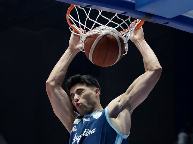 Gonzalo Corbalán, en acción ante Canadá. Foto: REUTERS / Luisa Gonzalez.