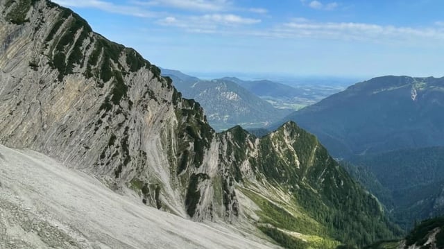 Und eine Frau wurde beim Klettern bei Nürnberg schwer verletzt.