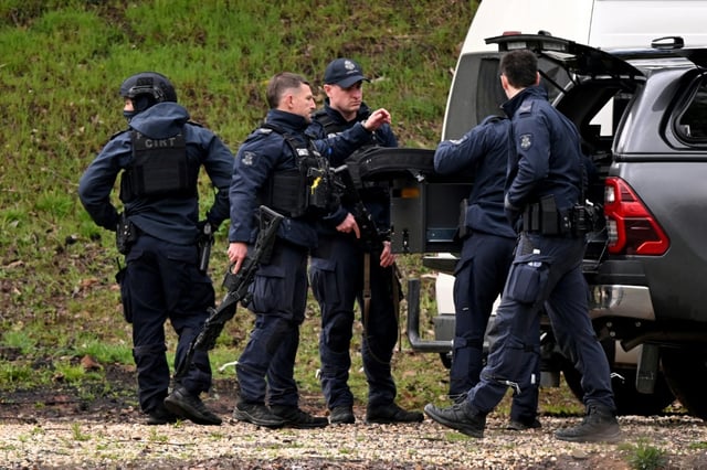 More than 450 police officers had been involved in the search for Dezi Freeman, who was believed to have bush survival skills and a good knowledge of the area