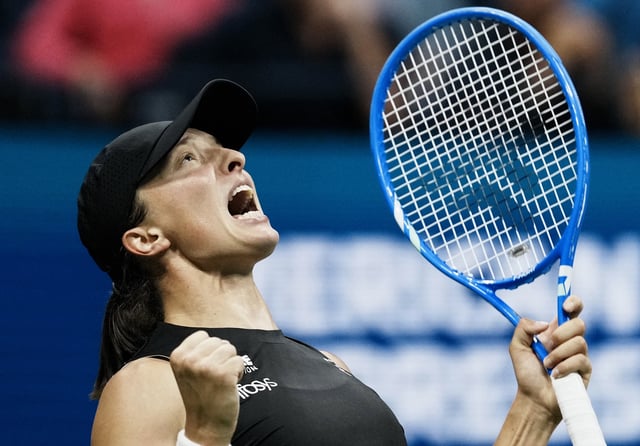 Tennis - U.S. Open - Flushing Meadows, New York, United States - August 30, 2025 Poland's Iga Swiatek celebrates winning her third round match against Russia's Anna Kalinskaya REUTERS/Eduardo Munoz