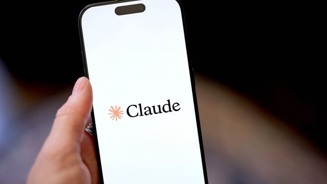Anthropic now uses Claude chats for AI training; users must opt out by the September 28 deadline.