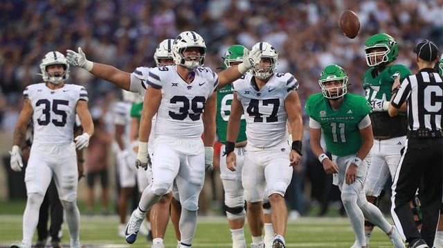 Kansas State Wildcats defensive end Travis Bates (39) celebrates a sack during the first half against the North Dakota Fighting Hawks at Bill Snyder Family Stadium on Aug. 30, 2025. Evert Nelson/The Capital-Journal / USA TODAY NETWORK via Imagn Images