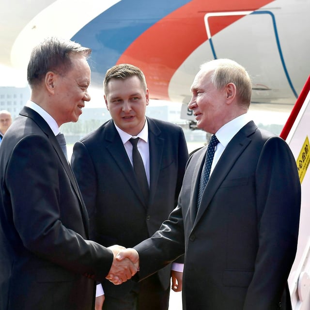 Russlands Präsident Wladimir Putin bei seiner Ankunft in Tianjin
