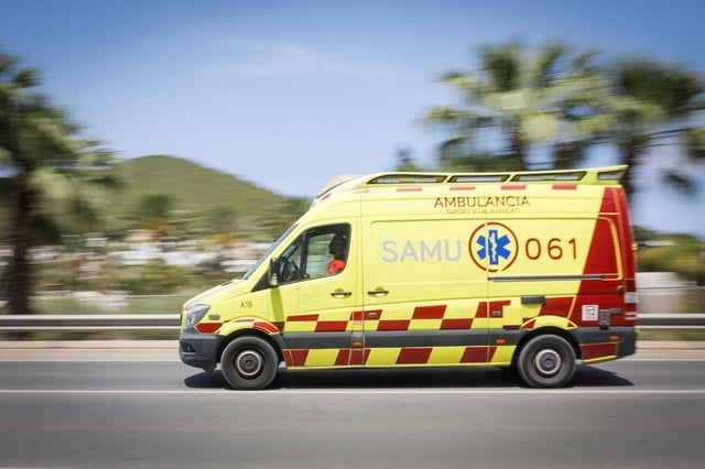 Imagen de archivo de una ambulancia del SAMU 061 en Ibiza.