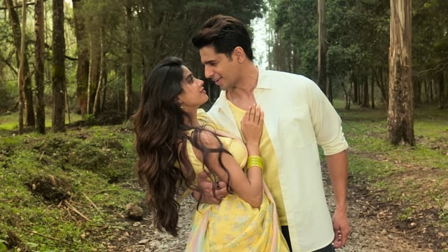 Param Sundari worldwide box office collection day 2: Sidharth Malhotra and Janhvi Kapoor's film earned mixed reviews.
