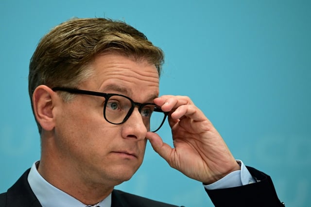 CDU-Generalsekretär Carsten Linnemann will das Beamtentum auf wenige Bereiche mit hoheitlichen Aufgaben beschränken. Der Vorstoß stieß allerdings auf breiten Widerstand auch aus den Reihen der Union.
