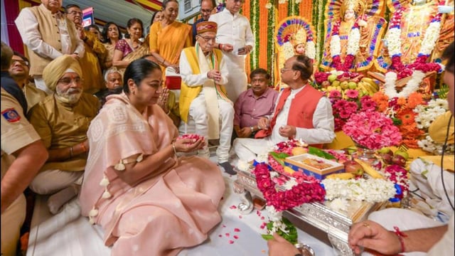 Delhi chief minister Rekha Gupta at the bhoomipujan organised by the Shri Dharmik Leela Committee in New Delhi on Sunday. (RAJ K RAJ /HT PHOTO)
