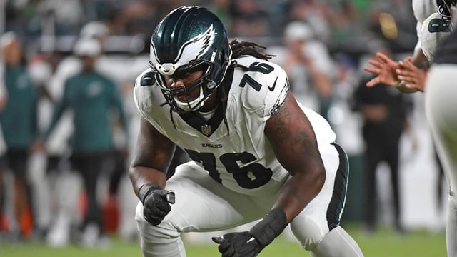 Aug 7, 2025; Philadelphia, Pennsylvania, USA; Philadelphia Eagles guard Kenyon Green (76) against the Cincinnati Bengalsat Lincoln Financial Field. Mandatory Credit: Eric Hartline-Imagn Images