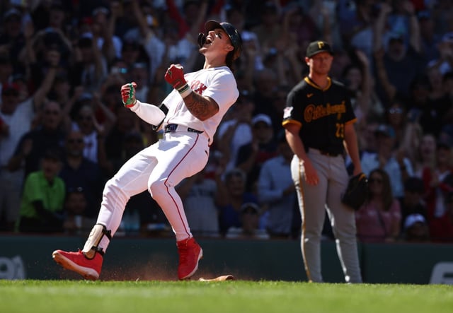 Boston, MA – Boston Red Sox’s Jarren Duran celebrates his 3 run inside the park homer during the 5th inning of the game at Fenway Park. (Nancy Lane/Boston Herald)