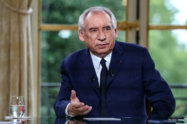 Le Premier ministre François Bayrou lors d'une interview télévisée en direct diffusée sur les chaînes d'information LCI, CNews, BFMTV et FranceInfo TV, à l'Hôtel de Matignon à Paris, le 31 août 2025