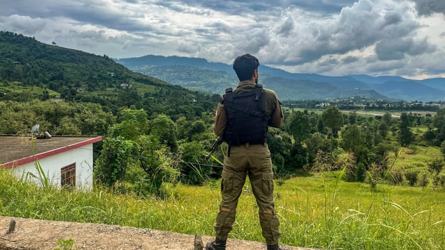At about 5.30 am, troops of White Knight Corps in the general area of Balakot detected suspicious movement near LoC. 
