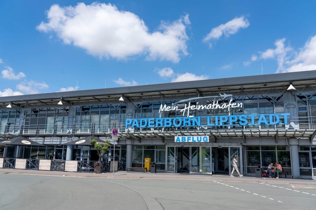 Flughafen Paderborn-Lippstadt, Regionalflughafen, Terminal Gebäude NRW, Deutschland,