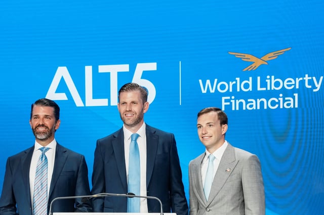 Zach Witkoff, Co-Founder and CEO of World Liberty Financial, Donald Trump Jr. and Eric Trump pose before they ring the opening bell to celebrate the closing of ALT5’s $1.5 billion offering and adoption of its $WLFI Treasury Strategy at the Nasdaq Market, in New York City, U.S., August 13, 2025.  REUTERS/Eduardo Munoz/File Photo