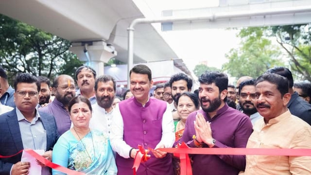 The city’s longest flyover on Sinhagad Road – between Rajaram Bridge and Fun Time Cinema – was opened to the public on Monday after the inauguration of its third and last phase between Veer Shivaji Kashid Chowk and late Prakash Vitthal Inamdar Chowk by chief minister Devendra Fadnavis. (HT)
