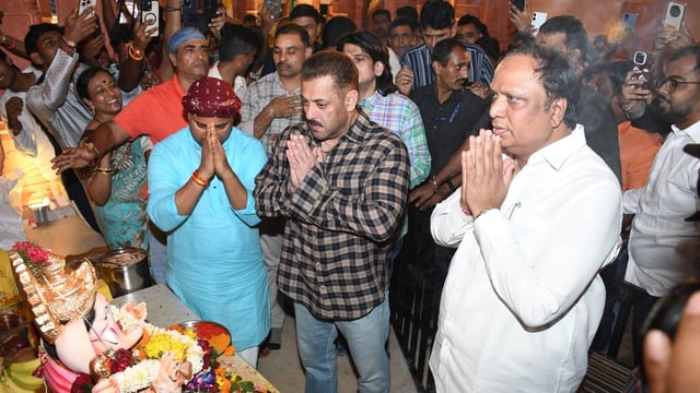 Salman Khan with Maharashtra minister Ashish Shelar at his home for Ganpati darshan.