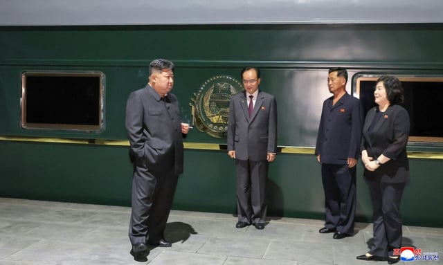 Kim Jong Un avant de partir pour Pékin, le 01 Septembre 2025 à Pyongyang, photo fournie par l'agence de presse nord-coréenne Korean Central News Agency (KCNA)