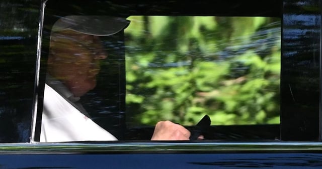 El Presidente Trump regresa a la Casa Blanca después de un fin de semana ausente. Foto: Captura de pantalla