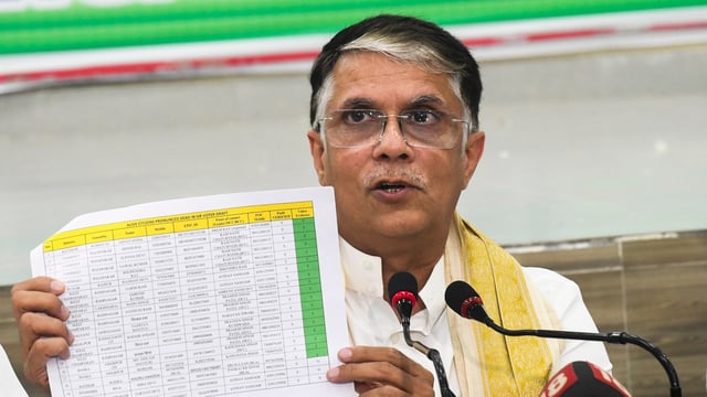 The district election officer of the New Delhi district shared a copy of the notice issued to Pawan Khera.