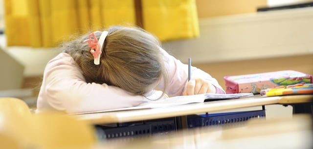 Laut Studie ist für Mädchen besonders die Einsamkeit ein Problem