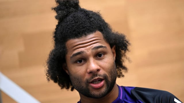 Serge Gnabry sieht sich nicht als Verkaufskandidat und spricht über seine Zukunft bei Bayern.